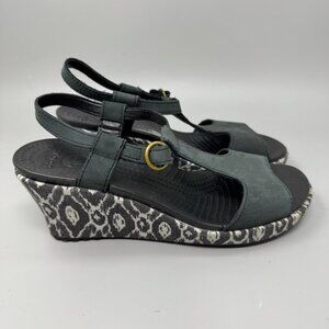 Crocs Leigh Womens Sz 8 Ikat Wedge Heel Leather Sandals Black White Ankle Strap